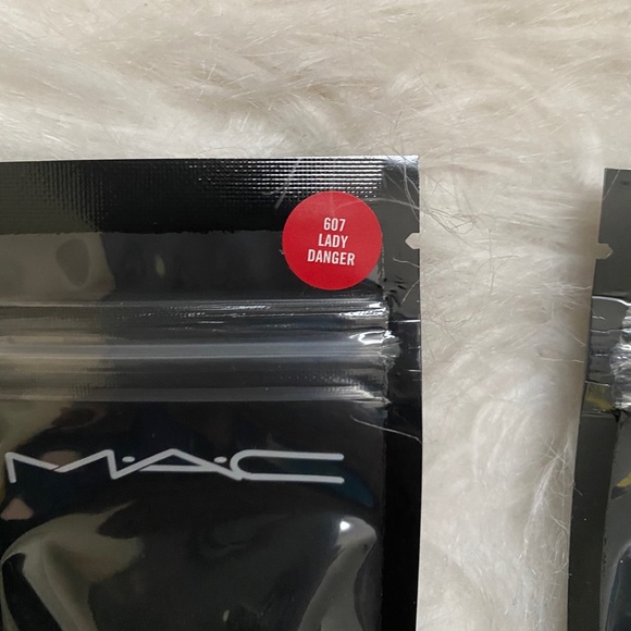 MAC mini lipstick 3 lipstick lot sealed - Picture 3 of 6